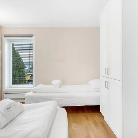Groups & Family Getaway I Free Parking Apartment Tromso