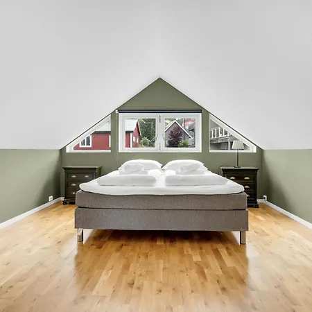 Groups & Family Getaway I Free Parking Apartment *